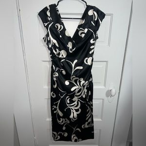 Black and White print satin dress size 6